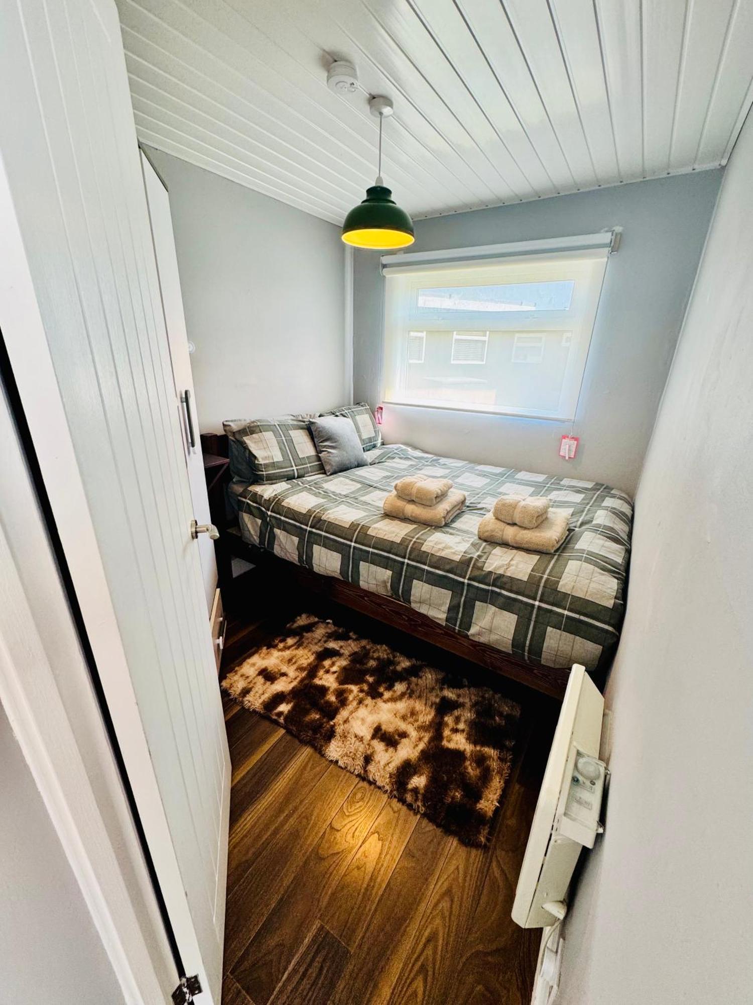 50 Toledo, Country Club Chalet Selsey